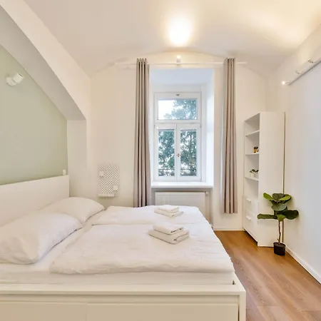 Elegant Apartments With Terrace & Bike Path Prague Exterior photo