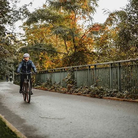 Elegant Apartments With Terrace & Bike Path Prague Exterior photo