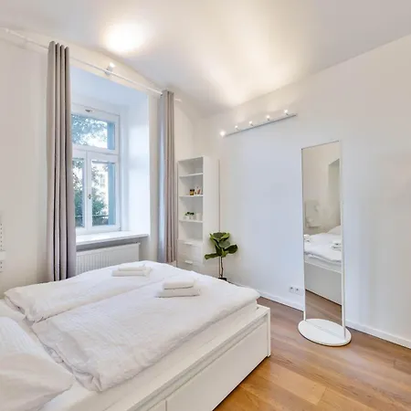 Elegant Apartments With Terrace & Bike Path Prague Exterior photo